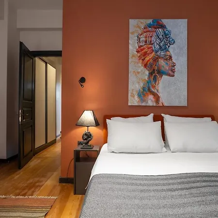 Charming 1br Flat With Balcony In Cihangir Lejlighed