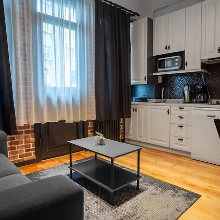 Apartment Charming 1br Flat With Balcony In Cihangir Istanbul