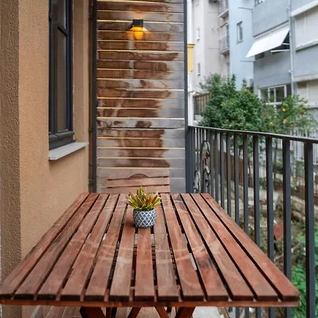 Apartment Charming 1br Flat With Balcony In Cihangir