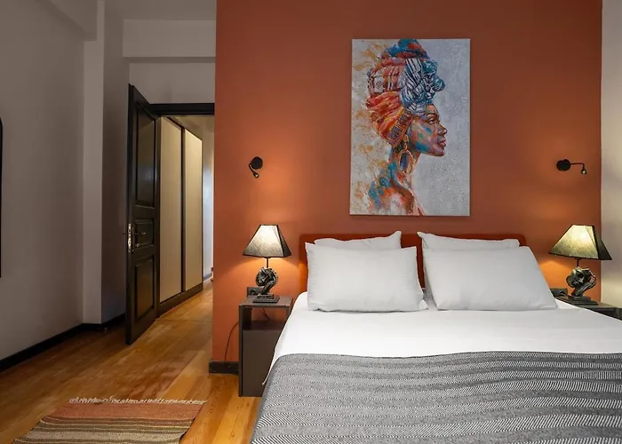 Charming 1br Flat With Balcony In Cihangir Apartmán