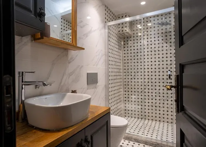 Apartmán Charming 1br Flat With Balcony In Cihangir *