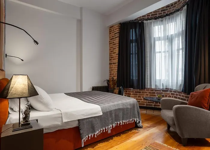 Charming 1br Flat With Balcony In Cihangir Apartmán *