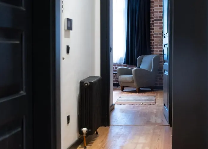 Charming 1br Flat With Balcony In Cihangir Istanbulská provincie