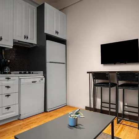 Charming 1br Flat With Balcony In Cihangir Appartement *